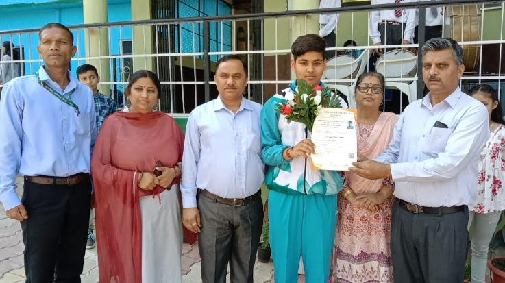  Kunihar: Gunjan of BL School honored for excellent performance in National Sports Competition
