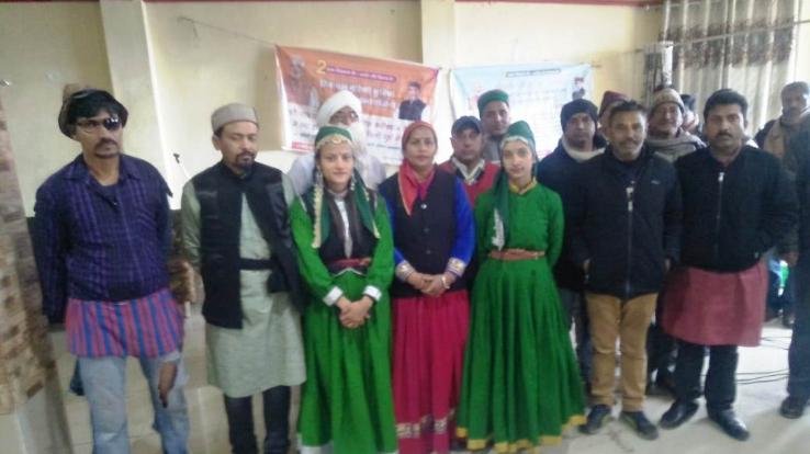 शिव शक्ति कलामंच कोठी के कलाकारों ने नाटक के माध्यम से दी जानकारी