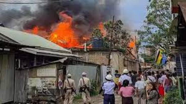 Residence-of-Union-Minister- torched- in-Imphal