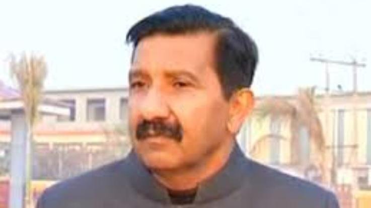 Una: We will go with Manohar's family and also help: Mukesh