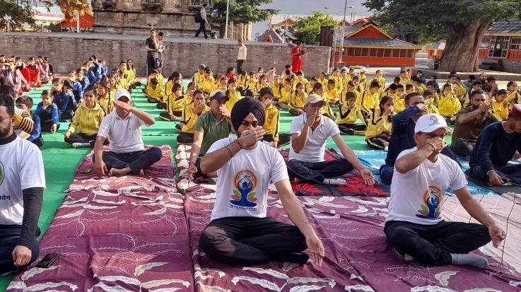 भरमौर : भरमौर में मनाया गया अंतर्राष्ट्रीय योग दिवस
