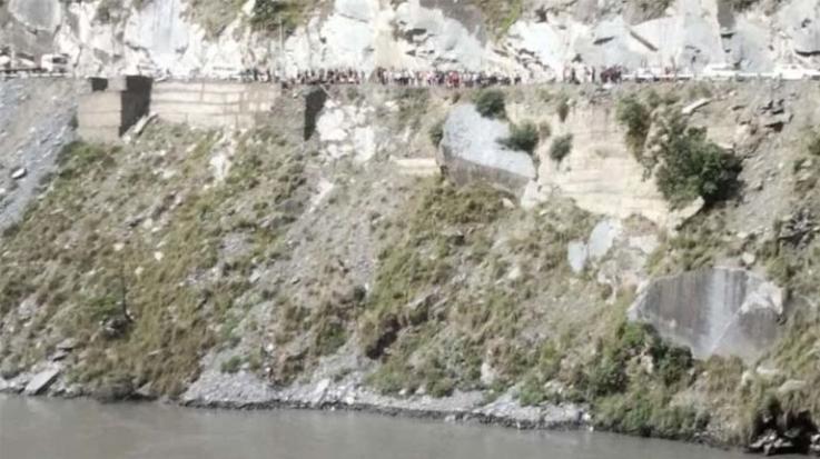  Bharmour: Car fell in Chamera Dam on Khadmukh-Holi road