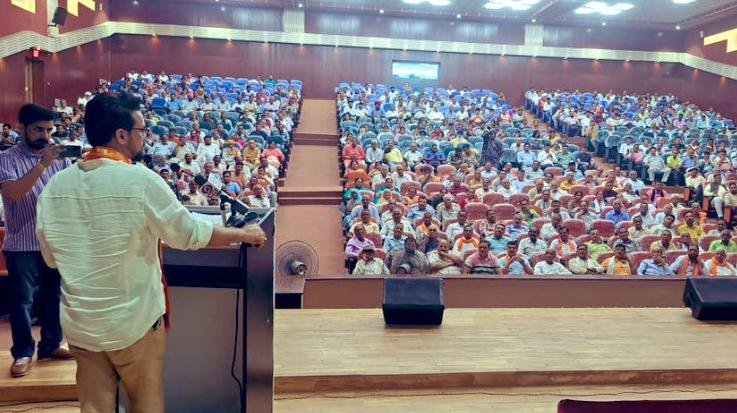 Una: BJP comes to serve and Congress to eat fruits: Anurag