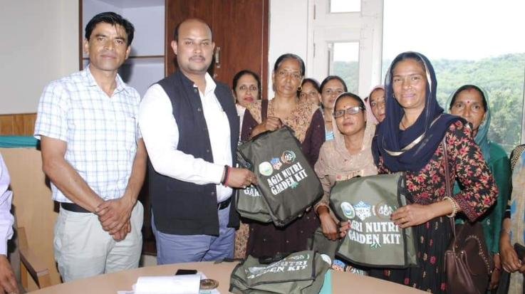  Jaisinghpur: MLA distributed Agri Nutri Kits to women