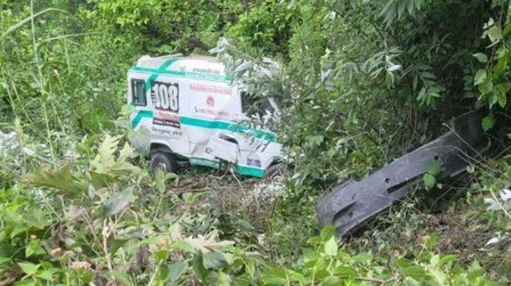 108 ambulance fell into a deep gorge in Chamba, Pharmacist 111