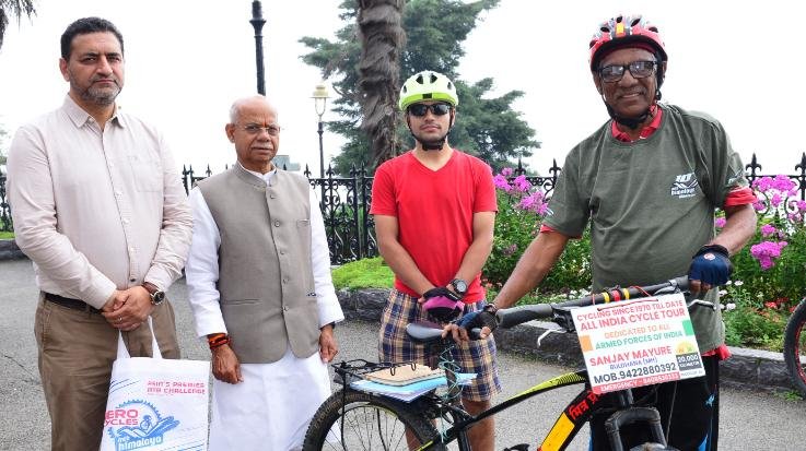 Shimla: Cyclist Sanjay Mayuri met the Governor