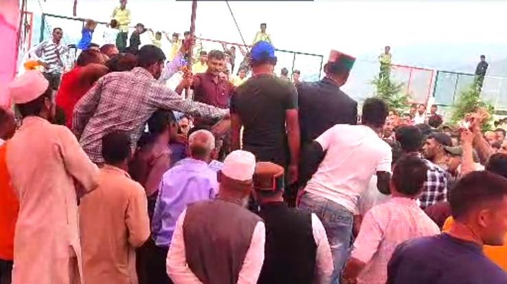 Chamba: Two chief guests reached the sports competition, fierce commotion