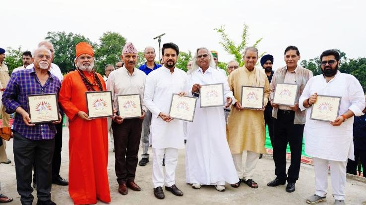 Una: Modi government gifted many gifts to Una including Vande Bharat train: Anurag Thakur