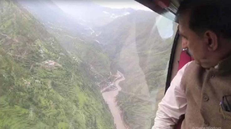 Chief Minister surveyed the flood affected areas by helicopter, took stock of the damage 111