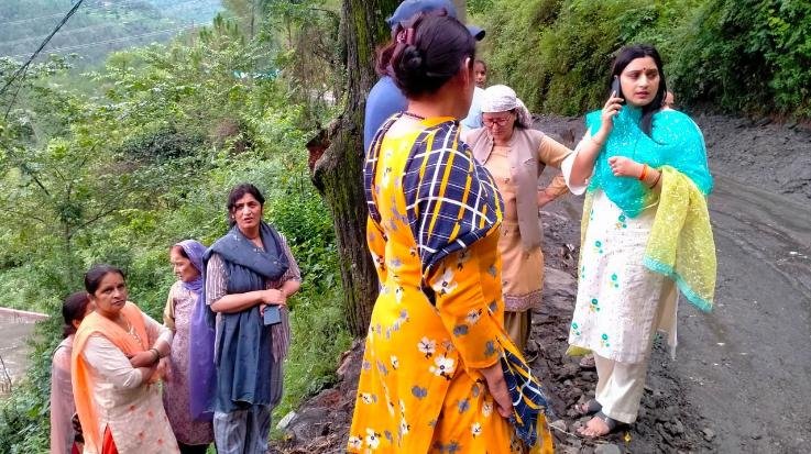 Sirmaur: Will submit the report of loss in Pachhad to the organization and the government: Reena Kashyap