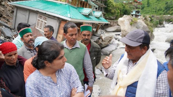 Revenue Minister gave instructions to make homeless people stay in government houses and rest houses