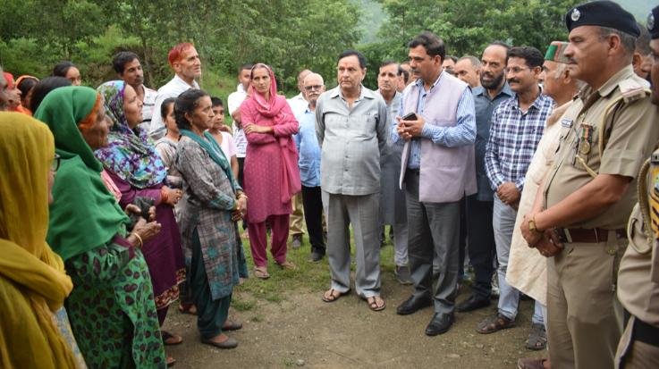 Sanjay Awasthi informed about the well being of the people of Bari village
