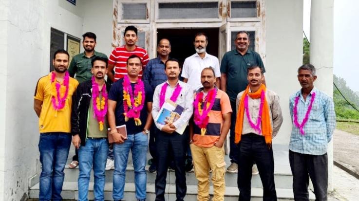 कुनिहार : विवेक कुमार सर्वसम्मति से बने अराजपत्रित कर्मचारी महासंघ उप तहसील ममलीग इकाई के प्रधान