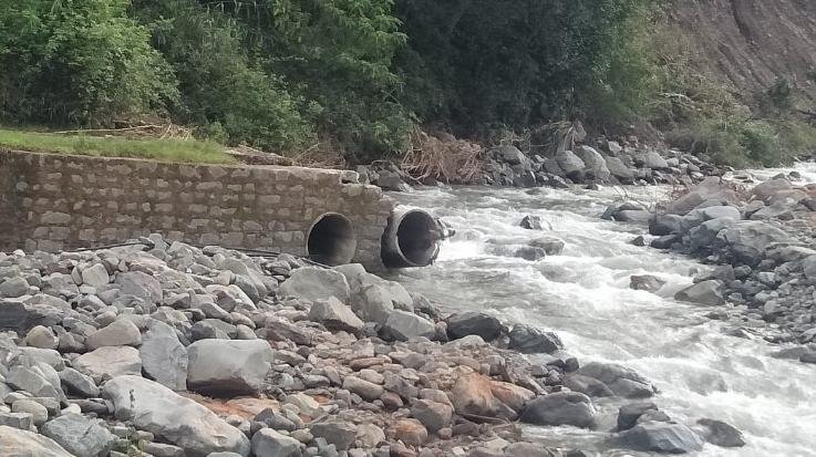 Kasauli: 200 meters of the road leading to Beja School was washed away, how will children go to school