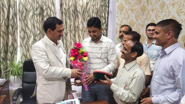 Kunihar: Non-Gazetted Employees Federation Kunihar met Sanjay Awasthi