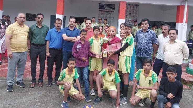 Kunihar: Pattabarabari School was the winner in volleyball