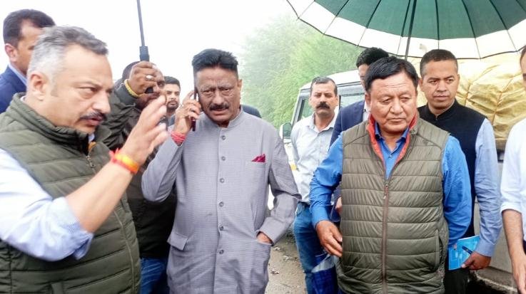 Shimla: Horticulture Minister and Education Minister visited disaster affected areas