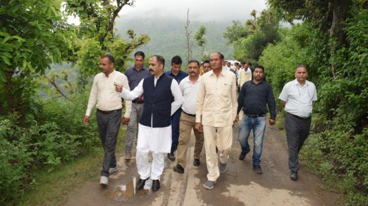 Solan: There will be no shortage in the assistance of the affected families: Anirudh Singh