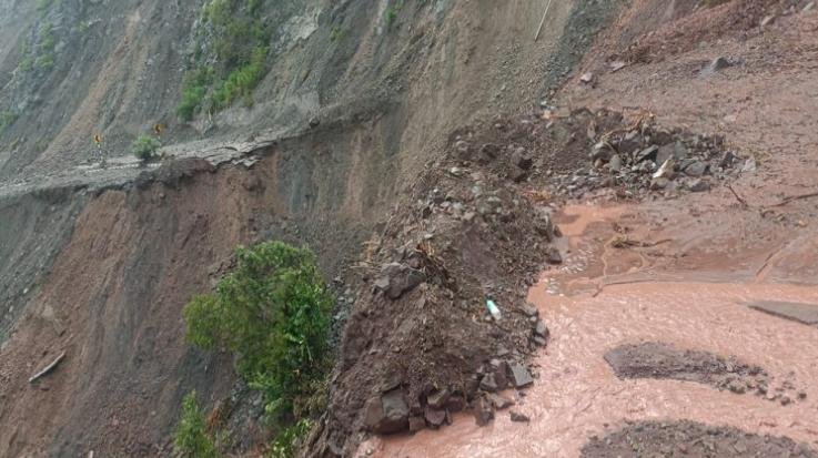 खतरों का सफर : सोलन यात्री अपनी जान के खुद जिम्मेदार है !