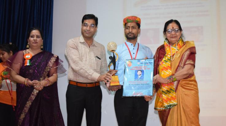 Vikram Kumar, teacher of Pinegrove School Subathu honored with Global Excellence Award