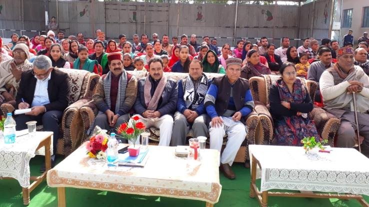 वार्षिक पारितोषिक वितरण समारोह में छात्रों ने किए रंगा रंग सांस्कृतिक कार्यक्रम प्रस्तुत