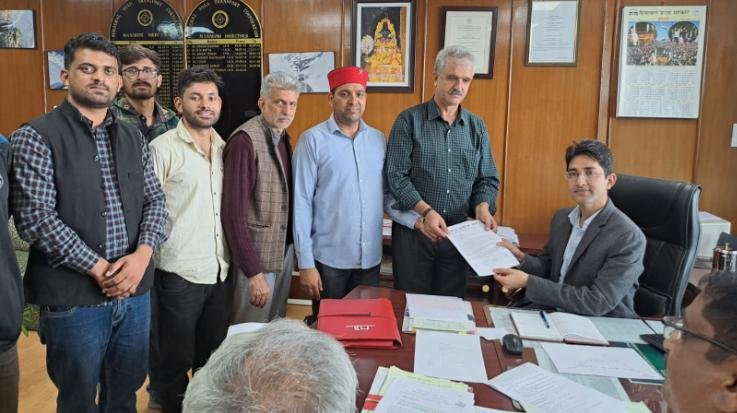 Shimla Citizen's Assembly submitted memorandum to the Managing Director of HRTC