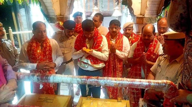  Una: DC bowed his head at the feet of Mata Chintpurni