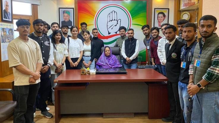  Shimla: NSUI delegation met MP Pratibha Singh