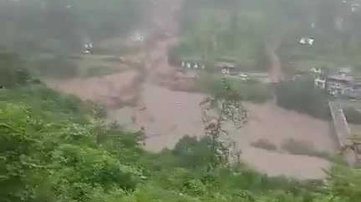 Cloud burst at two places in Mandi district, one killed
