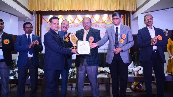 विशविद्यालय के छात्र पंकज ठाकुर ने जीता ‘आह्वान’ अवार्ड