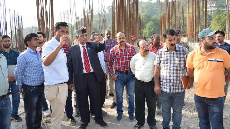 Solan: Dr. Shandil gave instructions for time-bound construction of multi-purpose hospital in Kathed