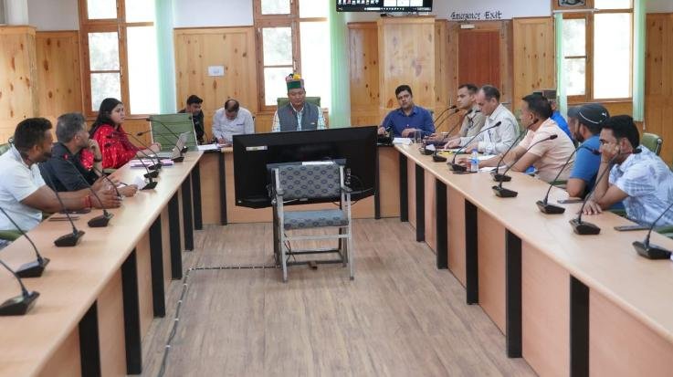 Reckong Peo: Revenue Minister Negi instructed Patel Company to pay pending salaries of workers by September 15.