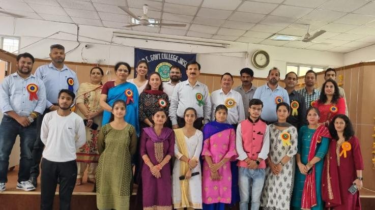 Jaisinghpur: Avika-Neha and Avinash were first in speech competition