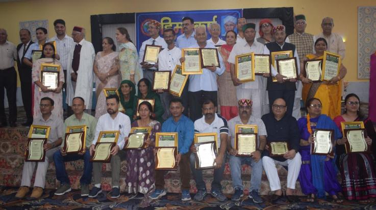  Nahan: Himotkarsh Parishad honored many personalities on Teacher's Day