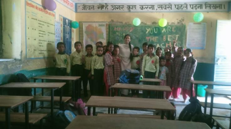  Sirmaur: Colorful program organized on Teacher's Day at Devamanal School