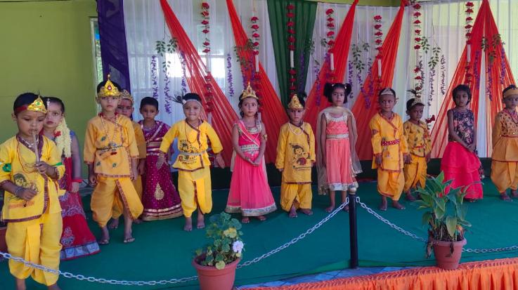 Joginder Nagar: Children dressed up as Shri Krishna and Radha and captivated everyone's heart.