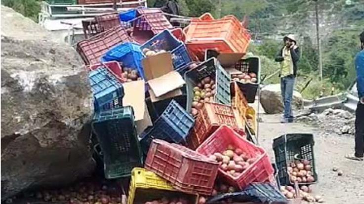 A mountain fell on a cart laden with apples in Kinnaur, an accident occurred this morning near Nigulsari.