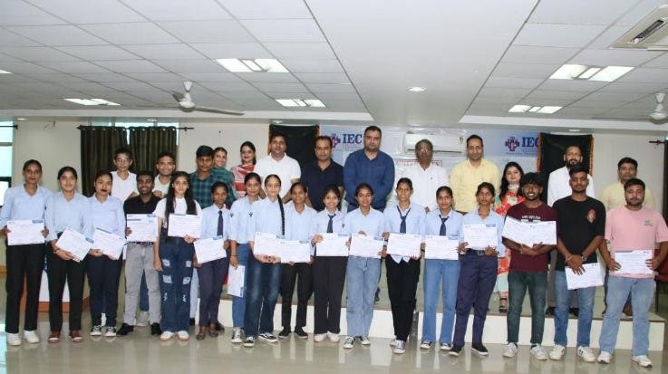 Baddi: Hindi Day celebrated in IEC University