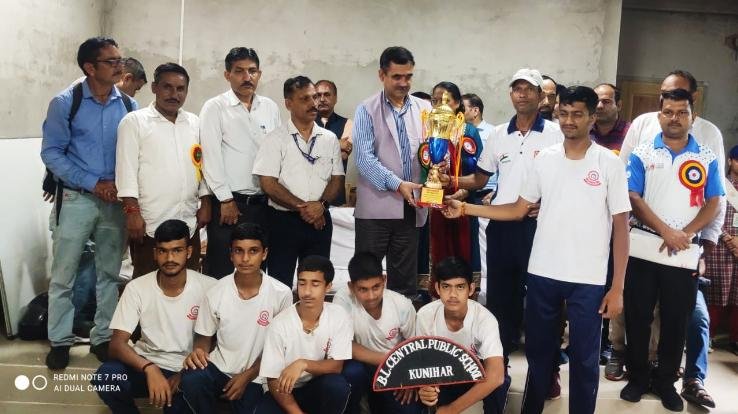 कुनिहार: बी एल पाठशाला कुनिहार U-19 खंड अर्की खेल कूद सपर्धा में लगातार बना बैडमिंटन चैम्पियन,