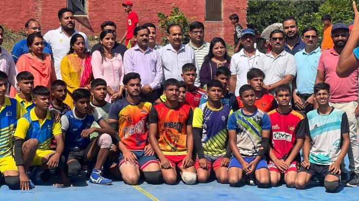 Indora: Bhogravaan in Kabaddi and Thakurdwara champion in Kho-Kho.