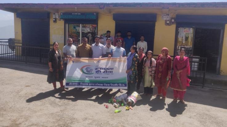 Women of Mahila Mandal Peediya Dhar launched cleanliness campaign