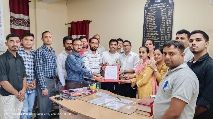 Jwalamukhi: Joint Patwari and Kanungo Mahasangh Khundian sent memorandum to the Chief Minister