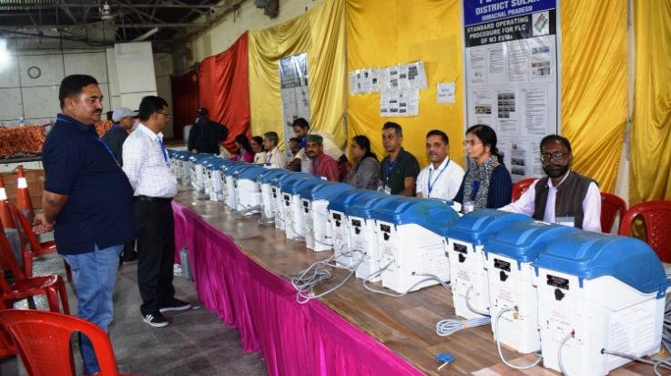 First level checking of EVM and VVPAT machines conducted in the auditorium of Municipal Corporation Solan.