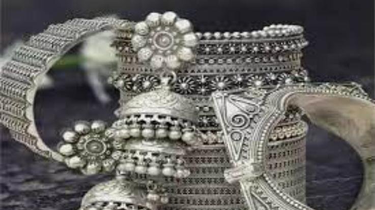 Enforcement team caught jewelery worth Rs 4.64 crore without invoice in Una 123