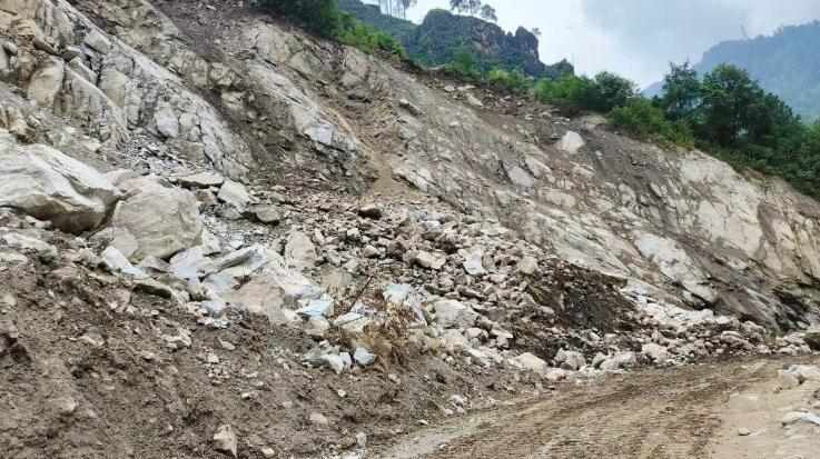 National Highway-5 closed again due to landslide near Kinnaur-Nigulsari