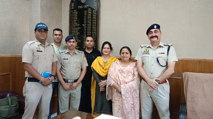 Cyber crime team got back the woman who lost Rs 1 lakh 20 thousand in cyber fraud.123