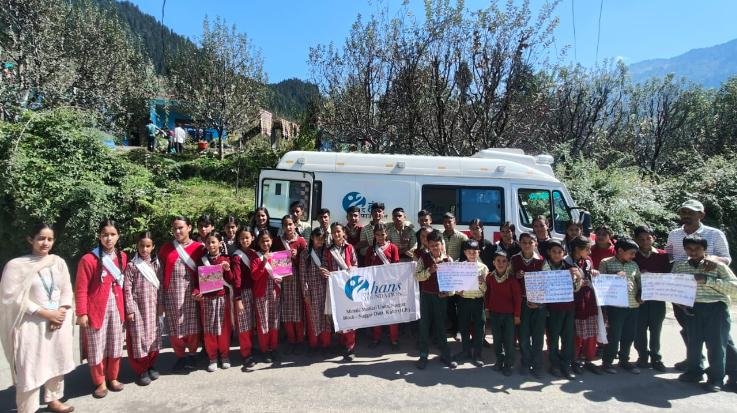 Sirmaur: The Hans Foundation MMU Team-2 organized a medical camp at Halan School.