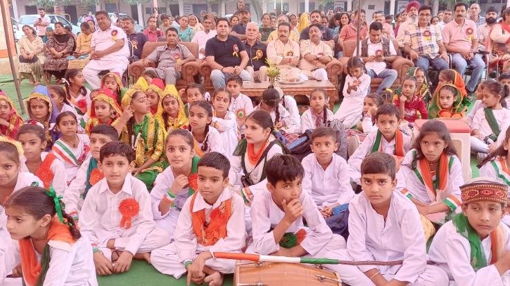 Indora: 180 participants won applause with cultural presentations in Lodhwan.