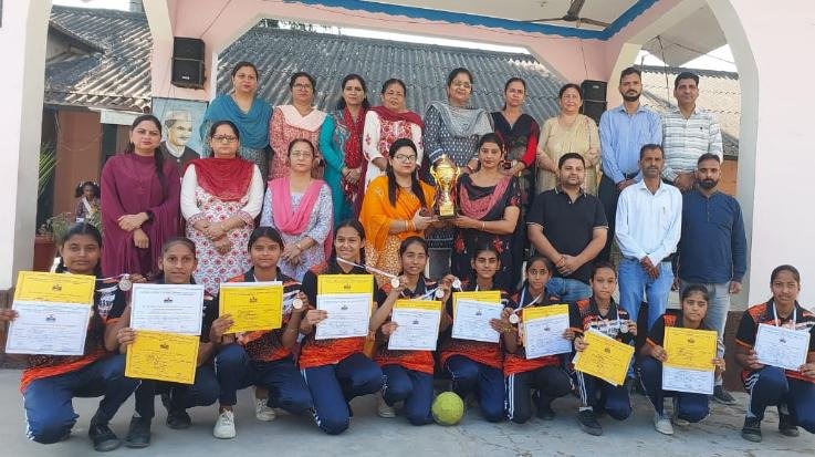Jwalamukhi school girls excel in district level sports competitions