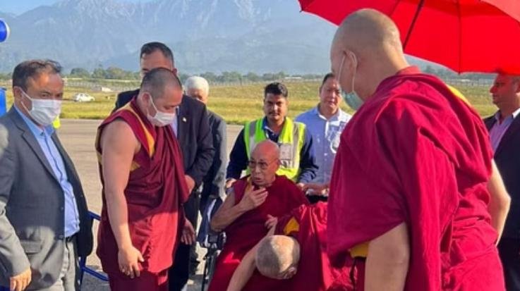 Religious leader Dalai Lama completely healthy, returned after getting checked in AIIMS